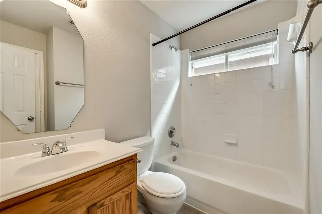 409 Knoll Park Court Mckinney TX 75072