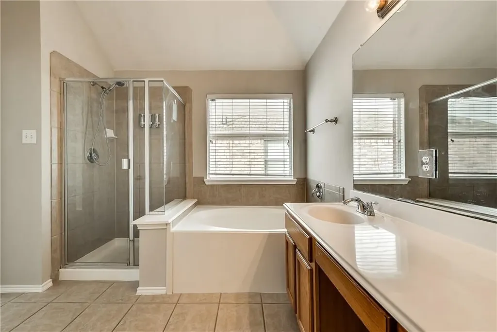 409 Knoll Park Court Mckinney TX 75072
