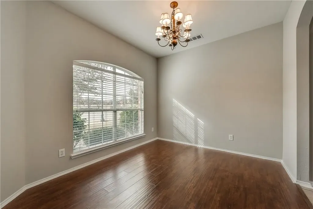 409 Knoll Park Court Mckinney TX 75072