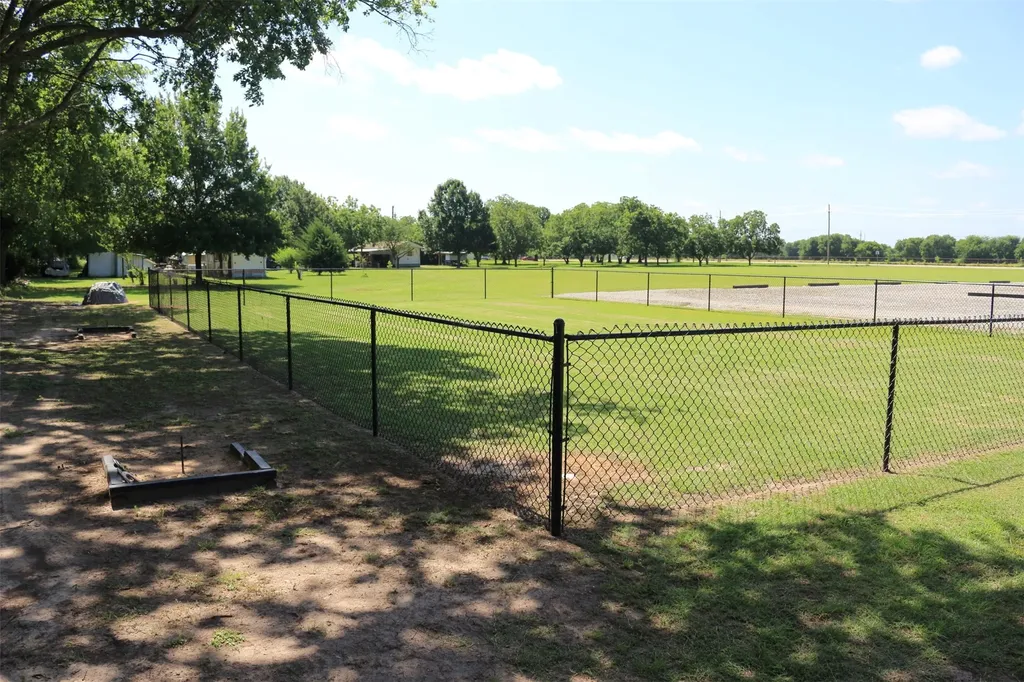 3782 W Texas Highway 56 Highway W Ector TX 75439