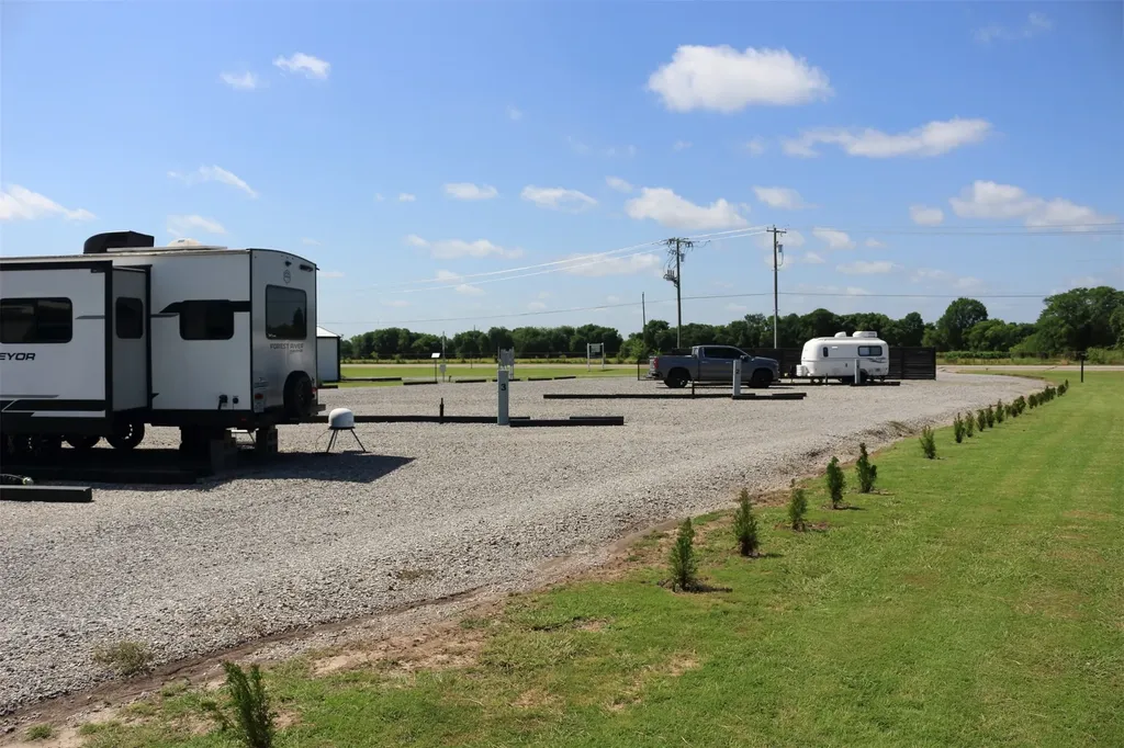 3782 W Texas Highway 56 Highway W Ector TX 75439