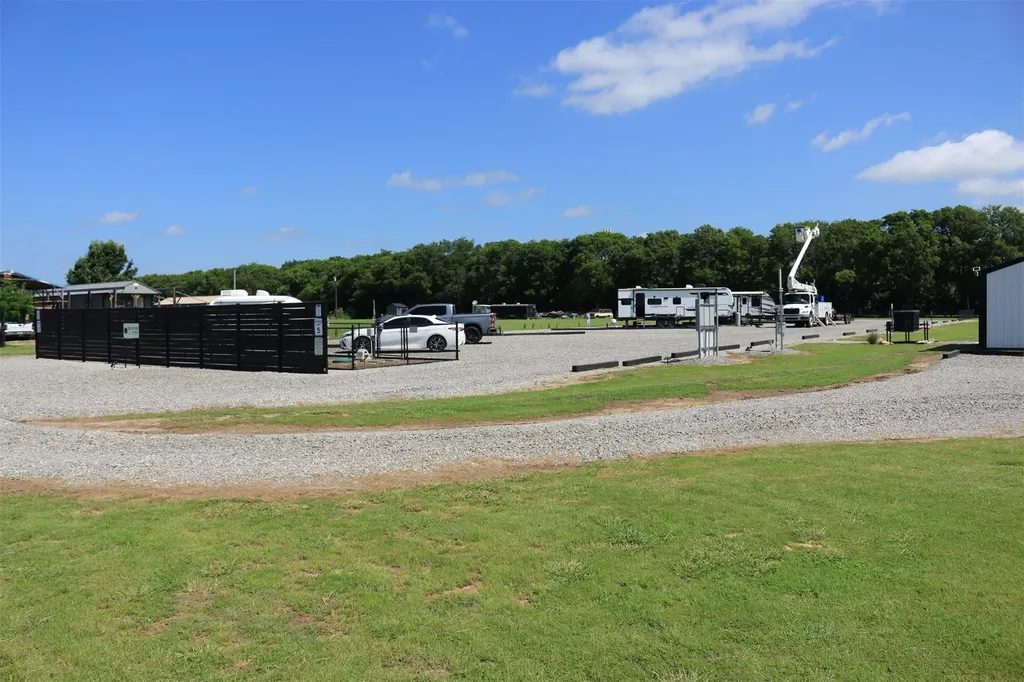 3782 W Texas Highway 56 Highway W Ector TX 75439