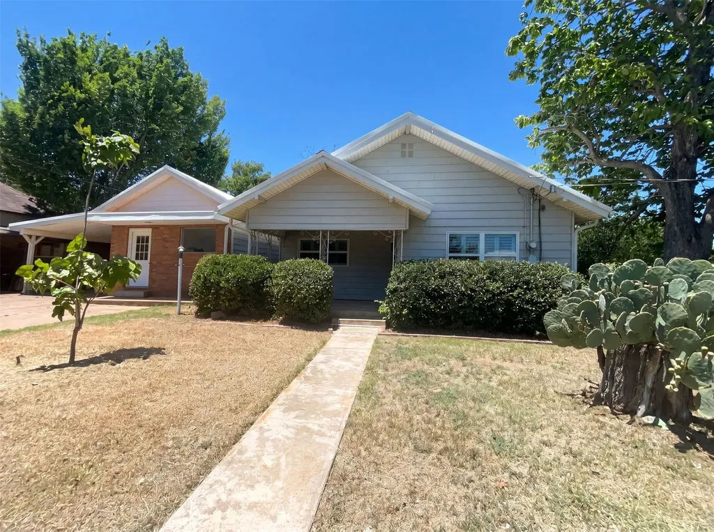 421 N 3rd Street Jacksboro TX 76458