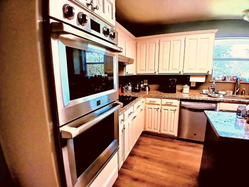 357 Kellys Circle Runaway Bay TX 76426