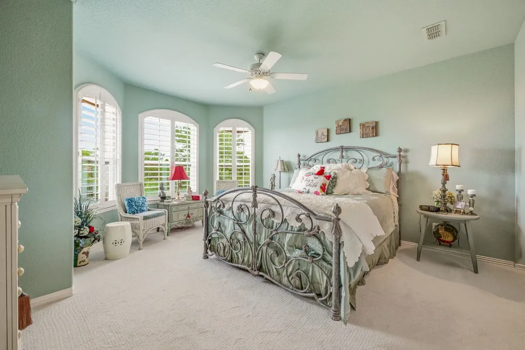 2002 W Emerald Bend Court Granbury TX 76049