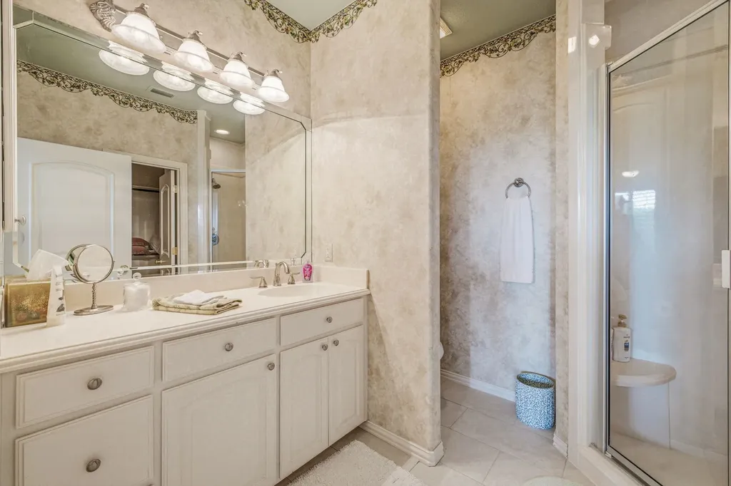 2002 W Emerald Bend Court Granbury TX 76049