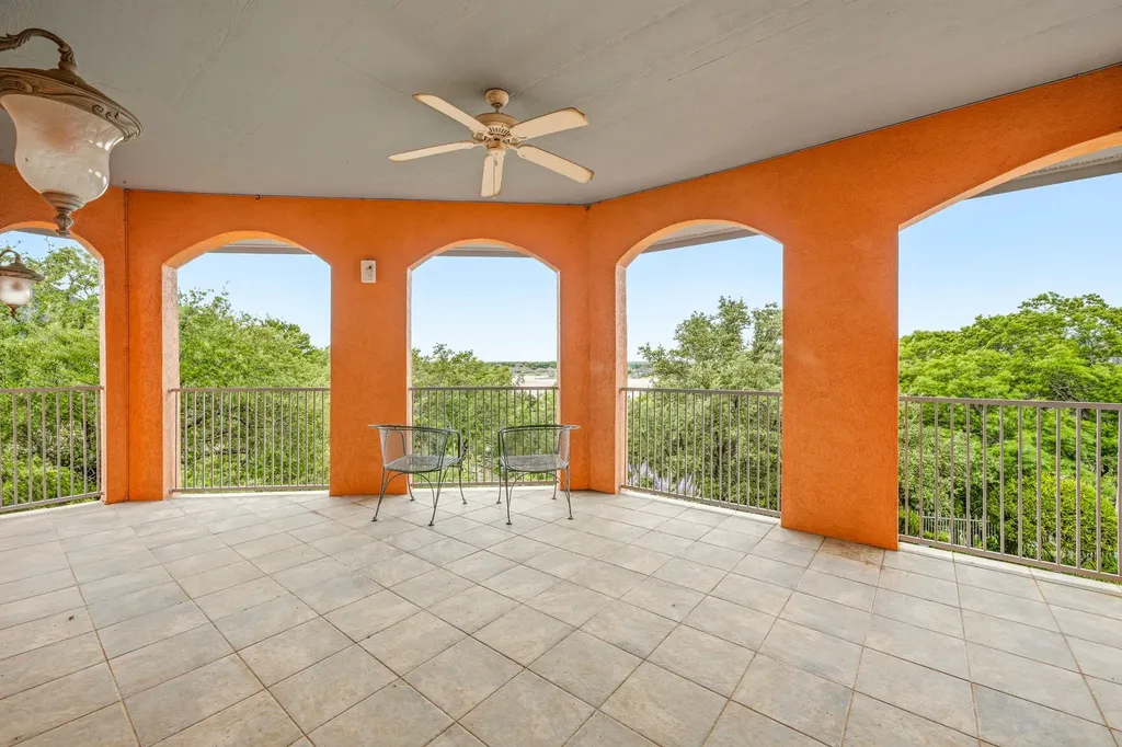 2002 W Emerald Bend Court Granbury TX 76049