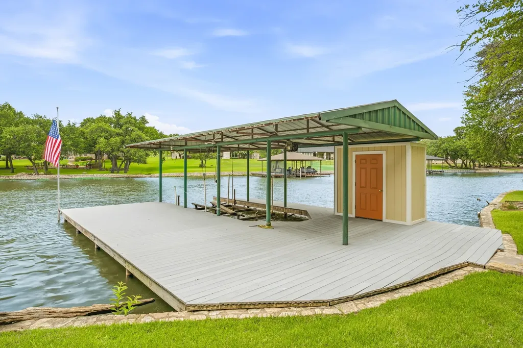 2002 W Emerald Bend Court Granbury TX 76049