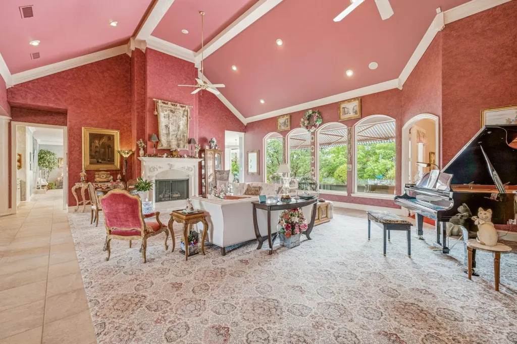 2002 W Emerald Bend Court Granbury TX 76049