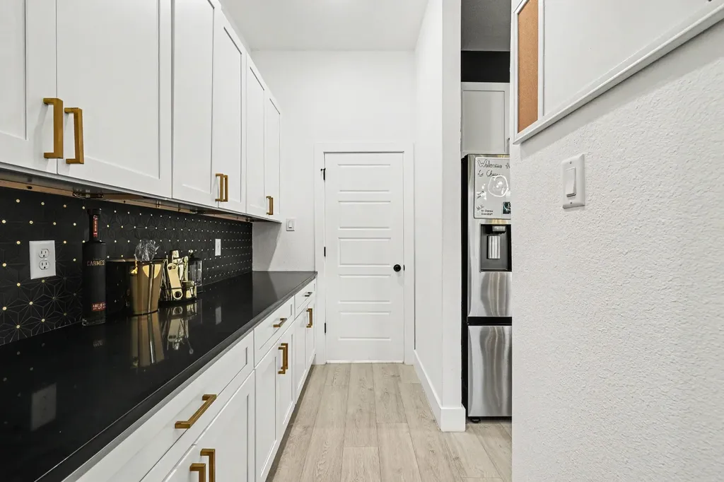 2742 Marjorie Avenue Dallas TX 75216