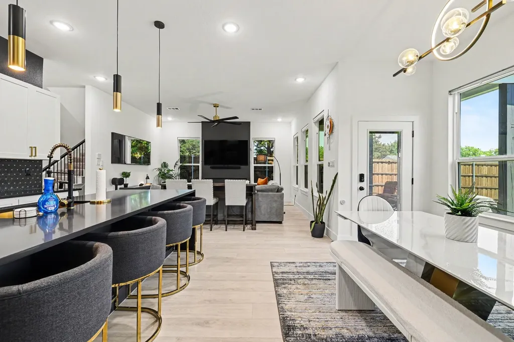 2742 Marjorie Avenue Dallas TX 75216
