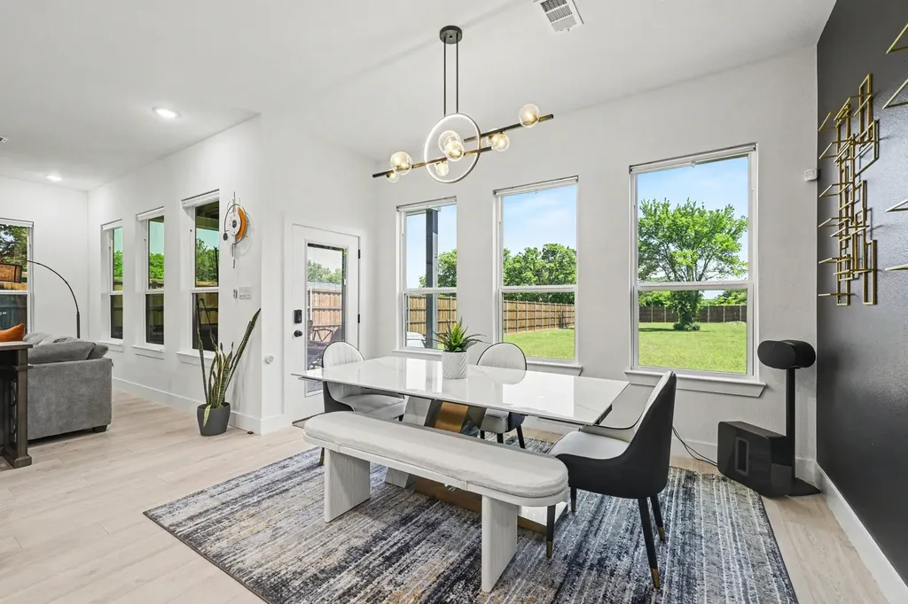 2742 Marjorie Avenue Dallas TX 75216