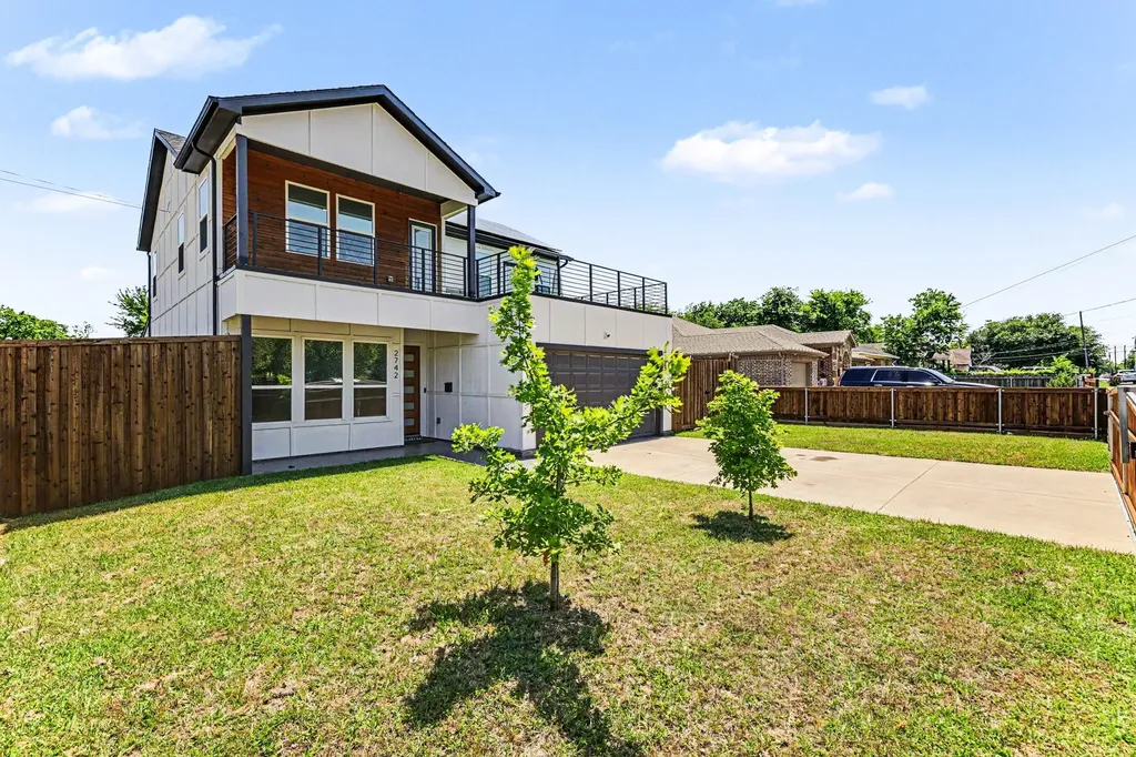 2742 Marjorie Avenue Dallas TX 75216