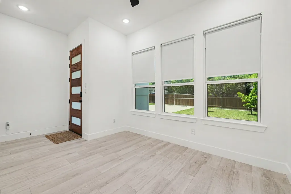 2742 Marjorie Avenue Dallas TX 75216