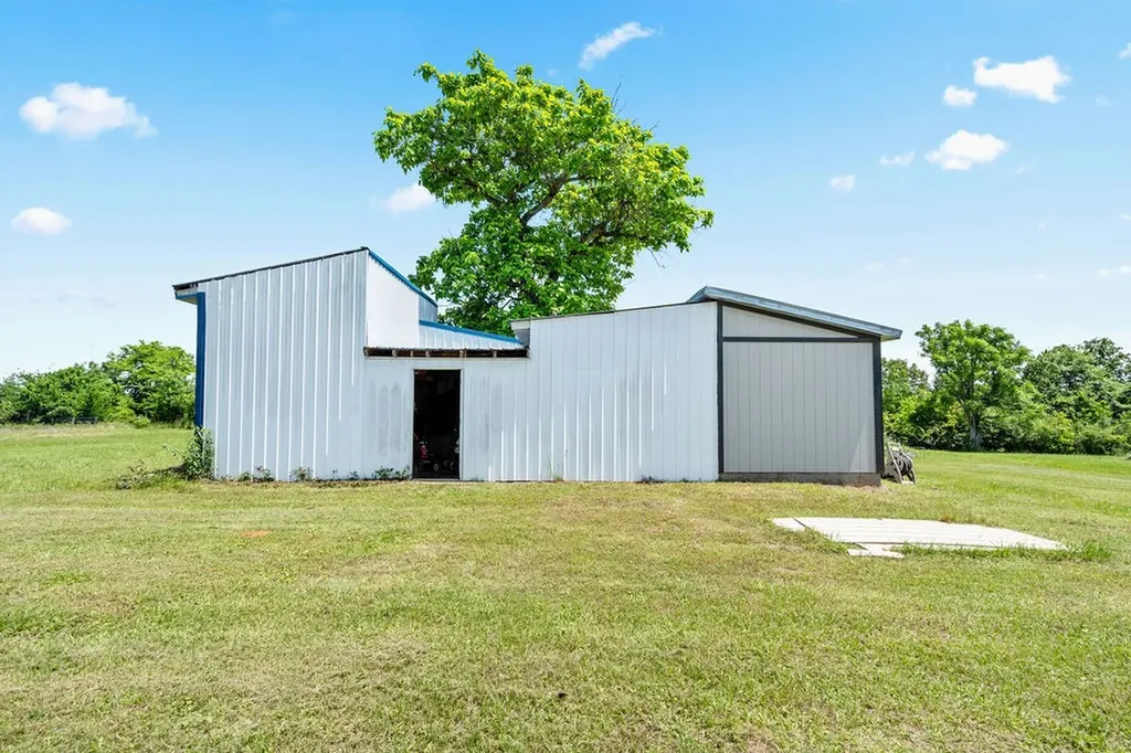 8869 County Road 1617 Avinger TX 75630