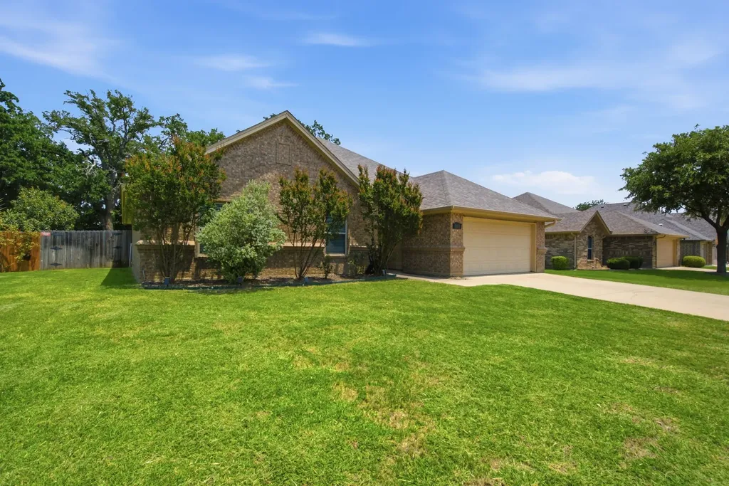 2013 Lindentree Drive Weatherford TX 76086