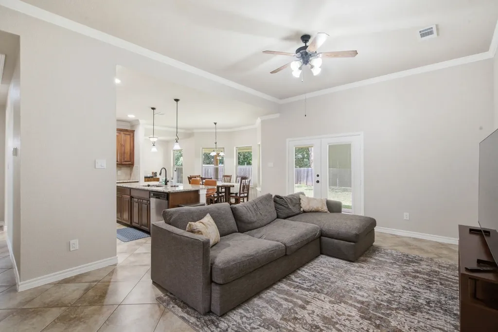 2013 Lindentree Drive Weatherford TX 76086
