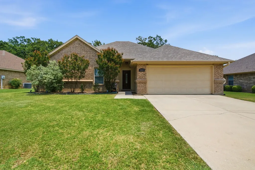 2013 Lindentree Drive Weatherford TX 76086