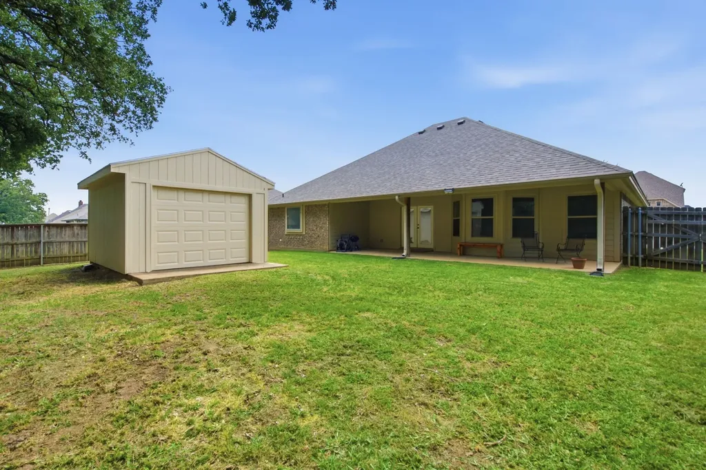 2013 Lindentree Drive Weatherford TX 76086