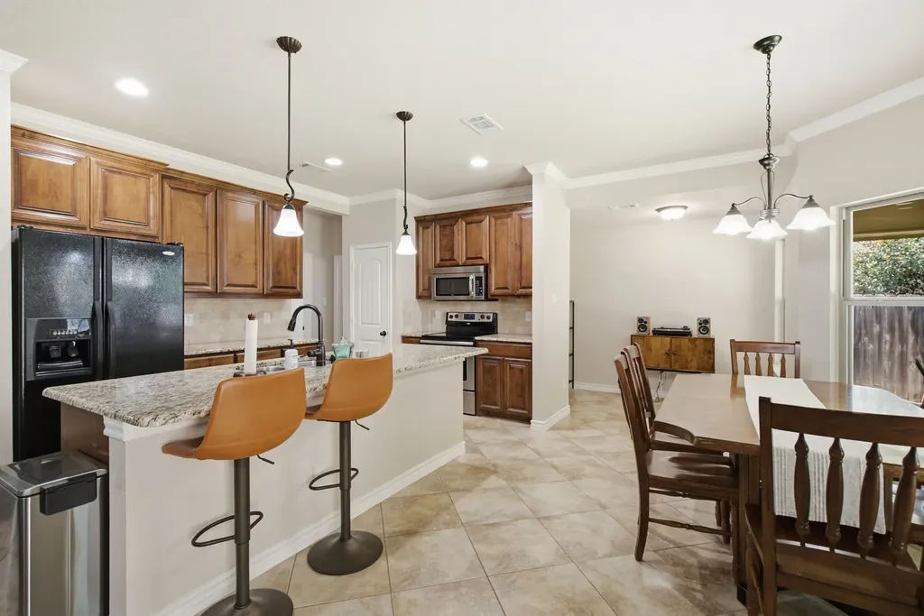 2013 Lindentree Drive Weatherford TX 76086
