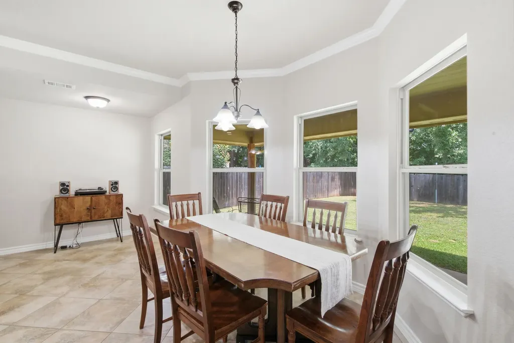 2013 Lindentree Drive Weatherford TX 76086