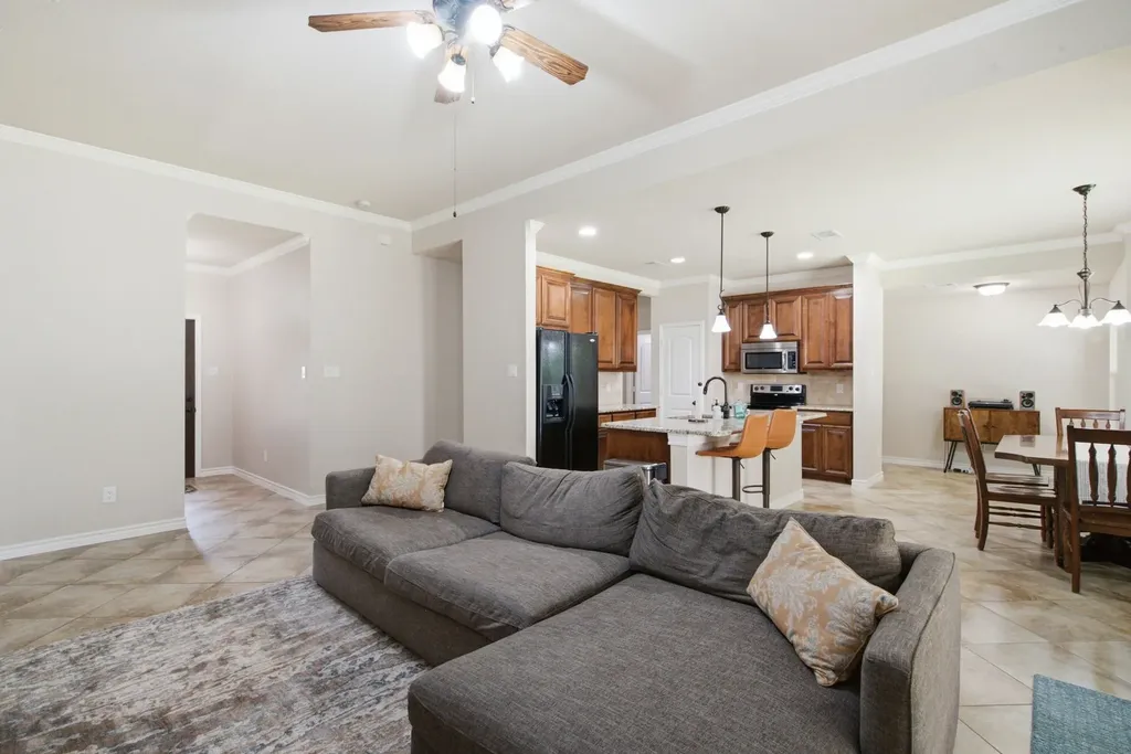 2013 Lindentree Drive Weatherford TX 76086