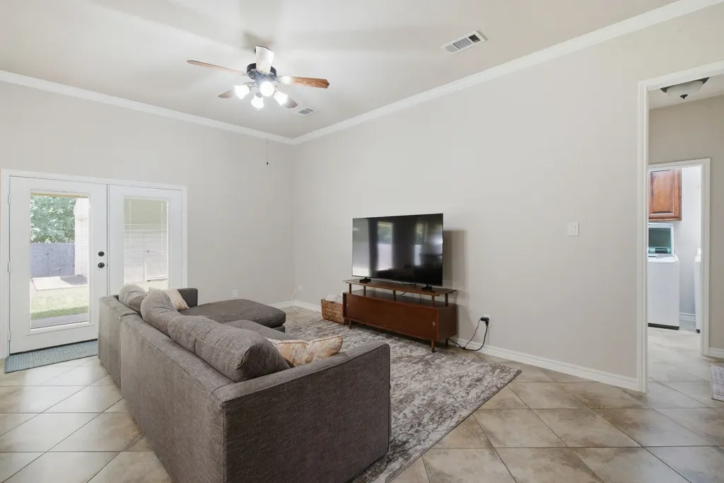 2013 Lindentree Drive Weatherford TX 76086