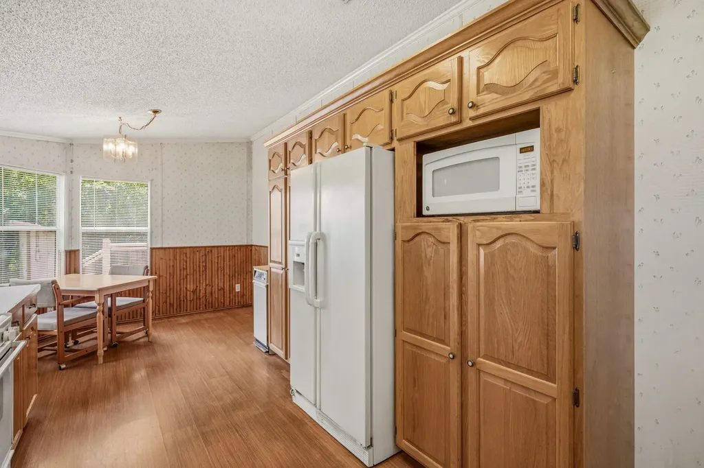 1645 N Lakeview Drive Palo Pinto TX 76484