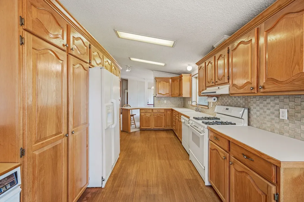 1645 N Lakeview Drive Palo Pinto TX 76484
