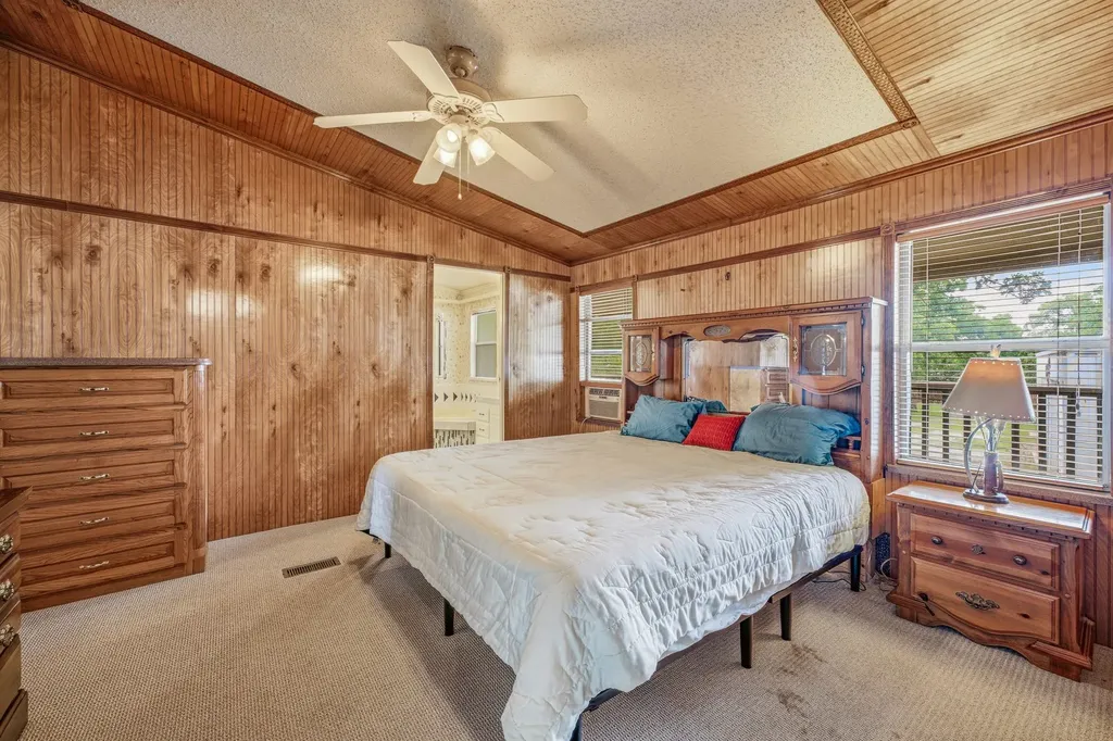1645 N Lakeview Drive Palo Pinto TX 76484