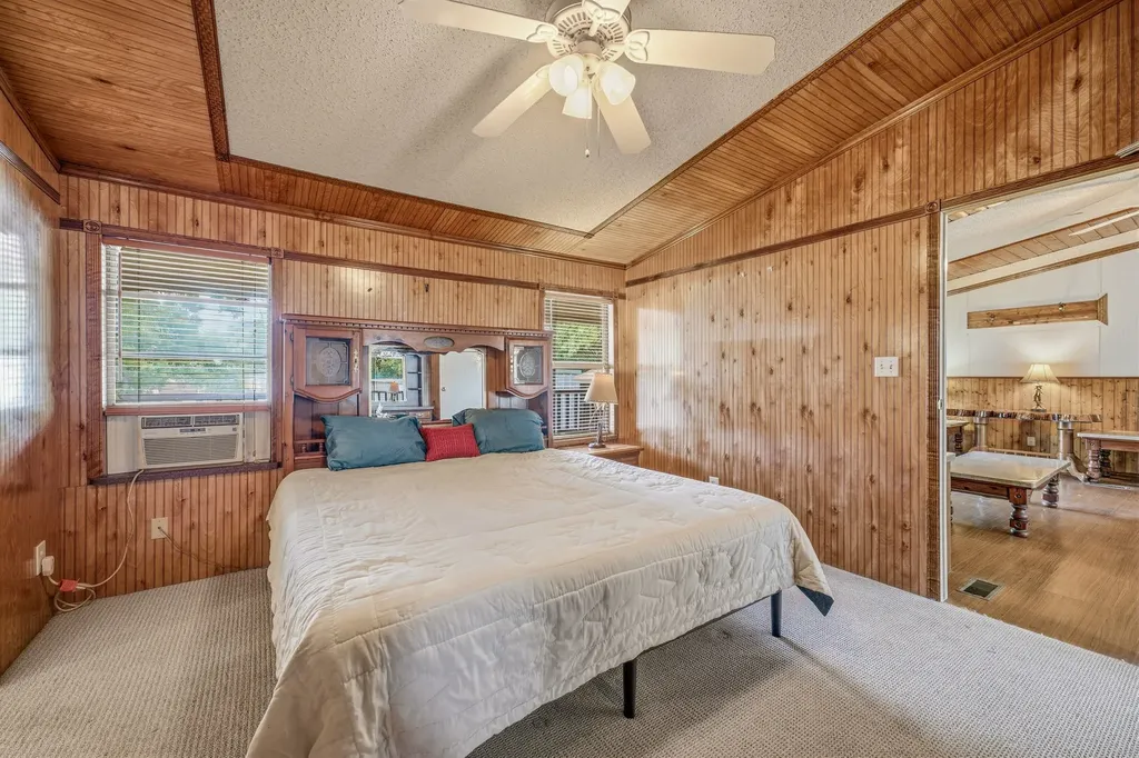 1645 N Lakeview Drive Palo Pinto TX 76484