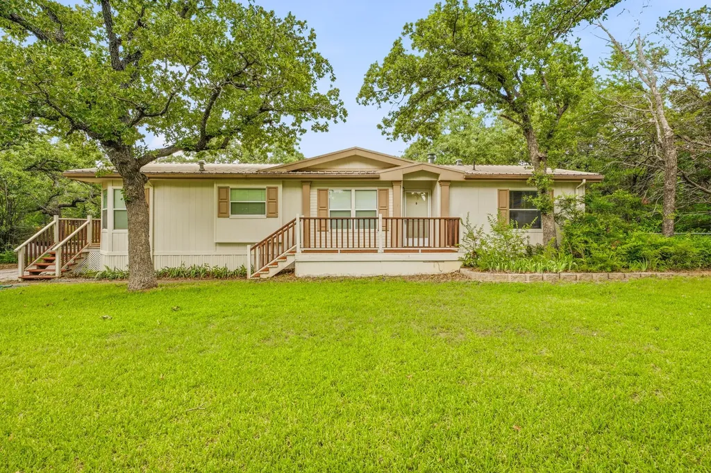 1645 N Lakeview Drive Palo Pinto TX 76484