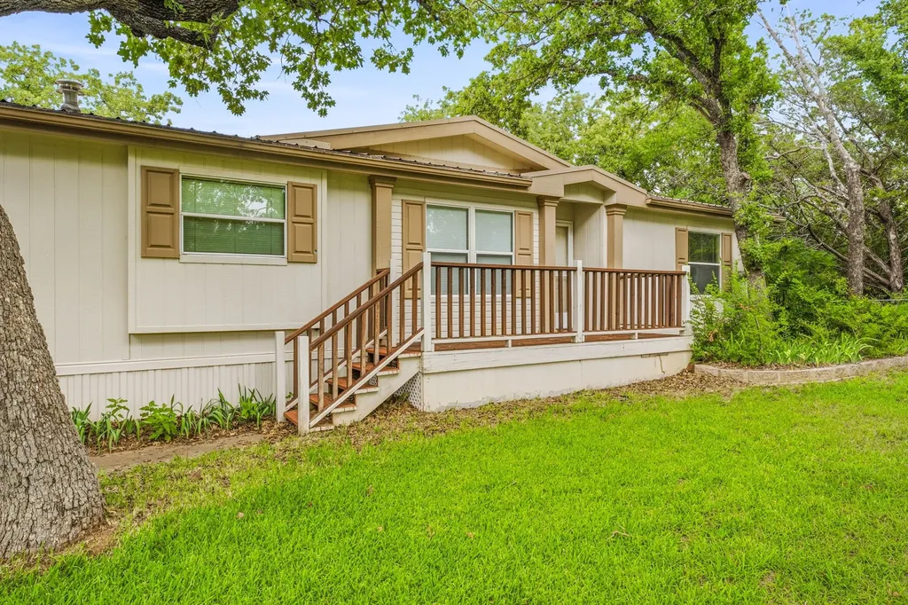 1645 N Lakeview Drive Palo Pinto TX 76484