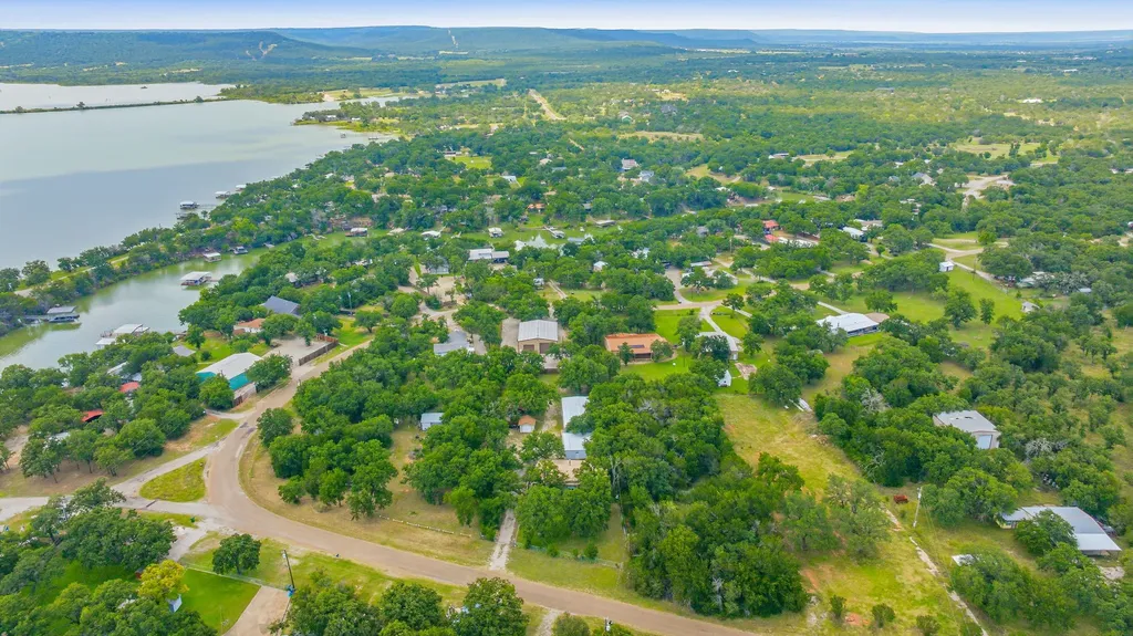 1645 N Lakeview Drive Palo Pinto TX 76484