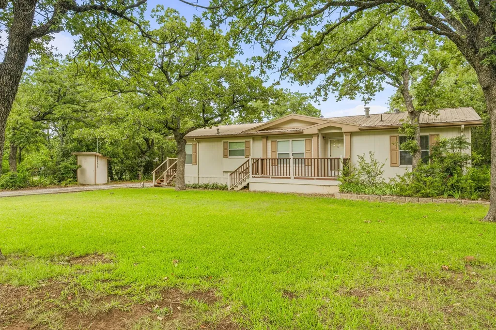 1645 N Lakeview Drive Palo Pinto TX 76484