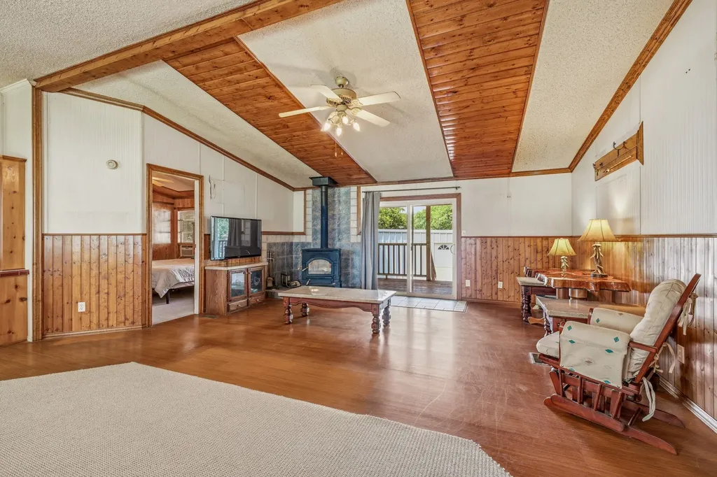1645 N Lakeview Drive Palo Pinto TX 76484