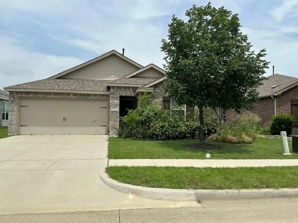 2757 Tobias Lane Aubrey TX 76227