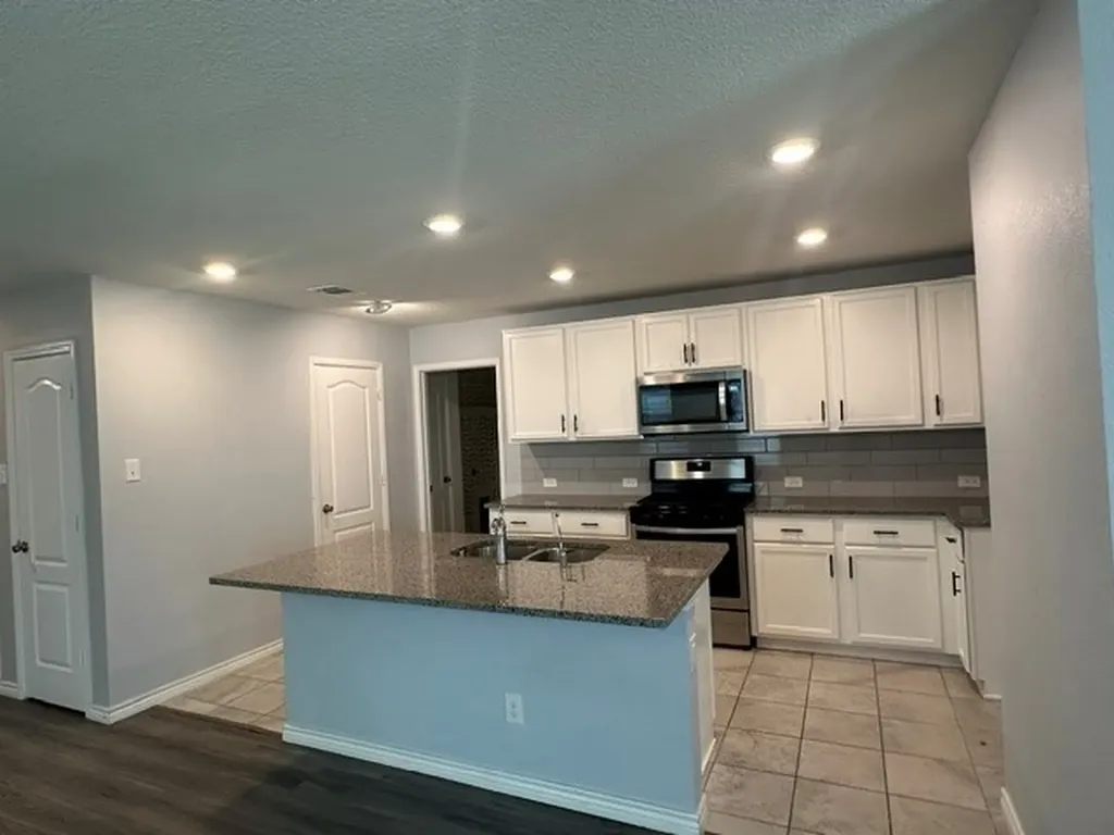 2757 Tobias Lane Aubrey TX 76227