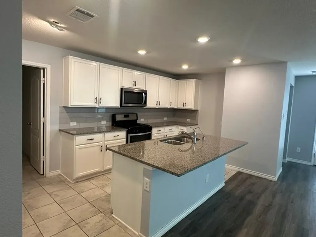 2757 Tobias Lane Aubrey TX 76227