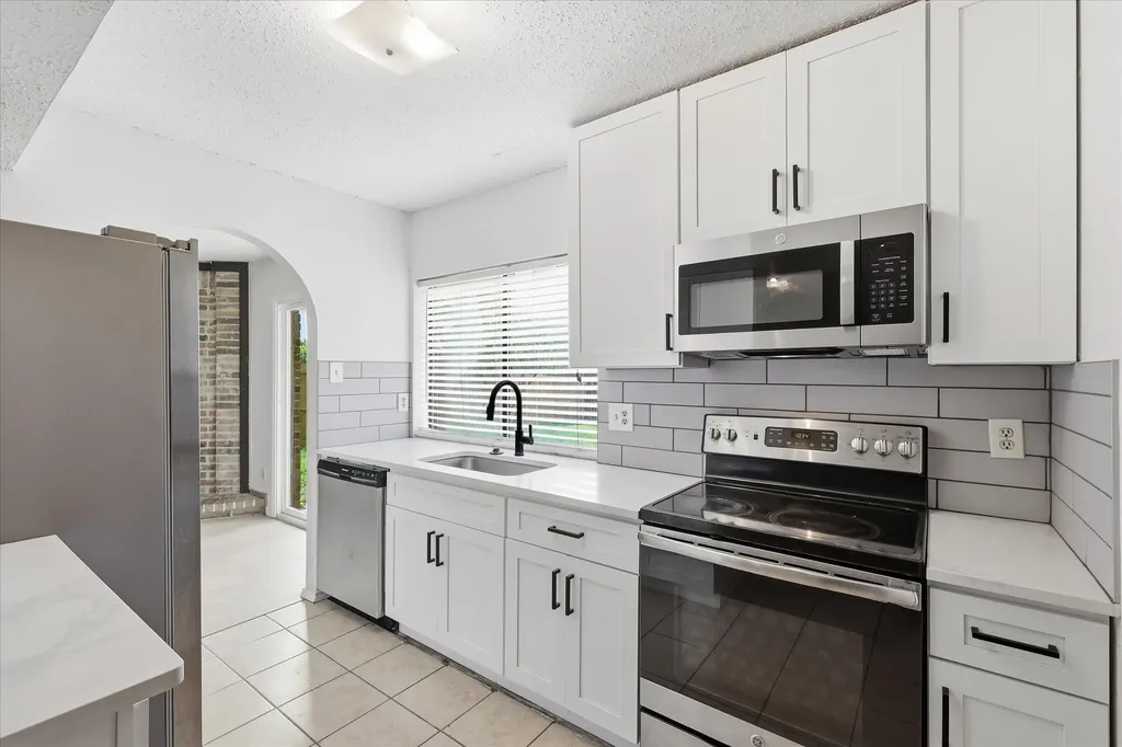 2227 Crockett Drive Carrollton TX 75006
