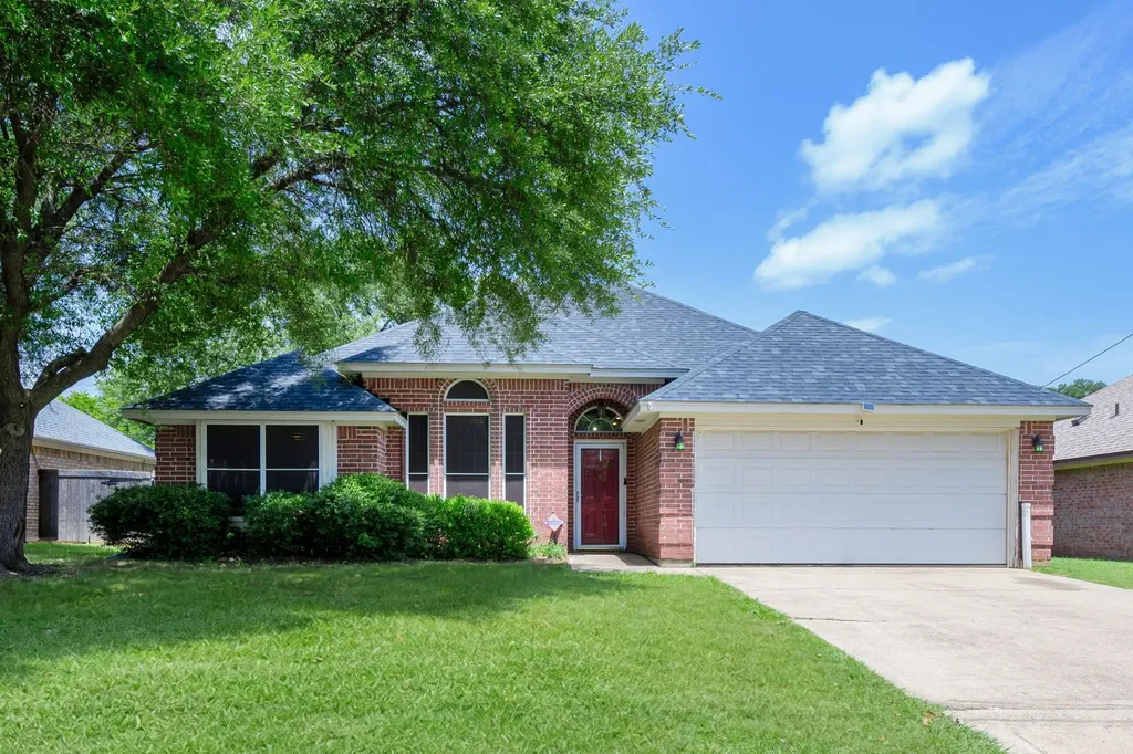 1510 Berry Patch Lane Granbury TX 76048
