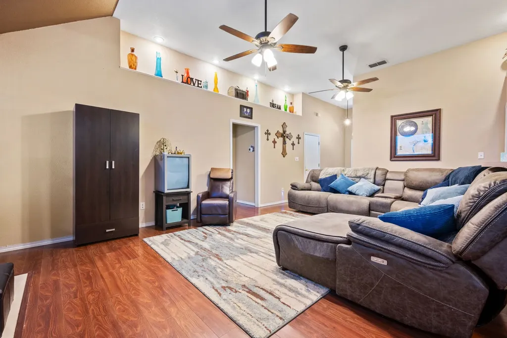 1510 Berry Patch Lane Granbury TX 76048