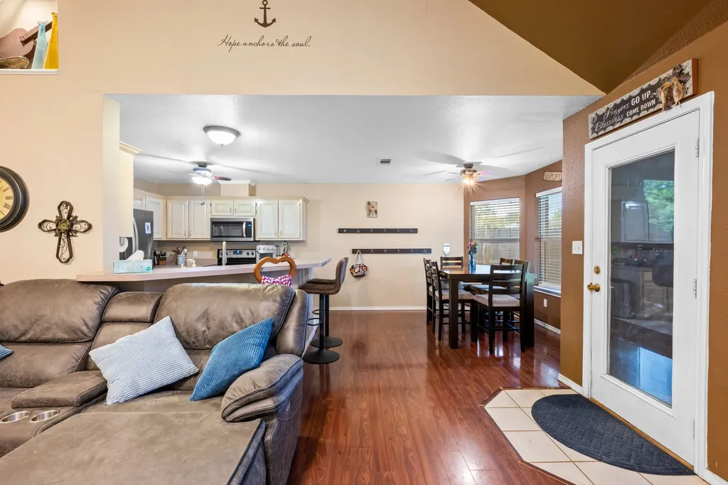 1510 Berry Patch Lane Granbury TX 76048