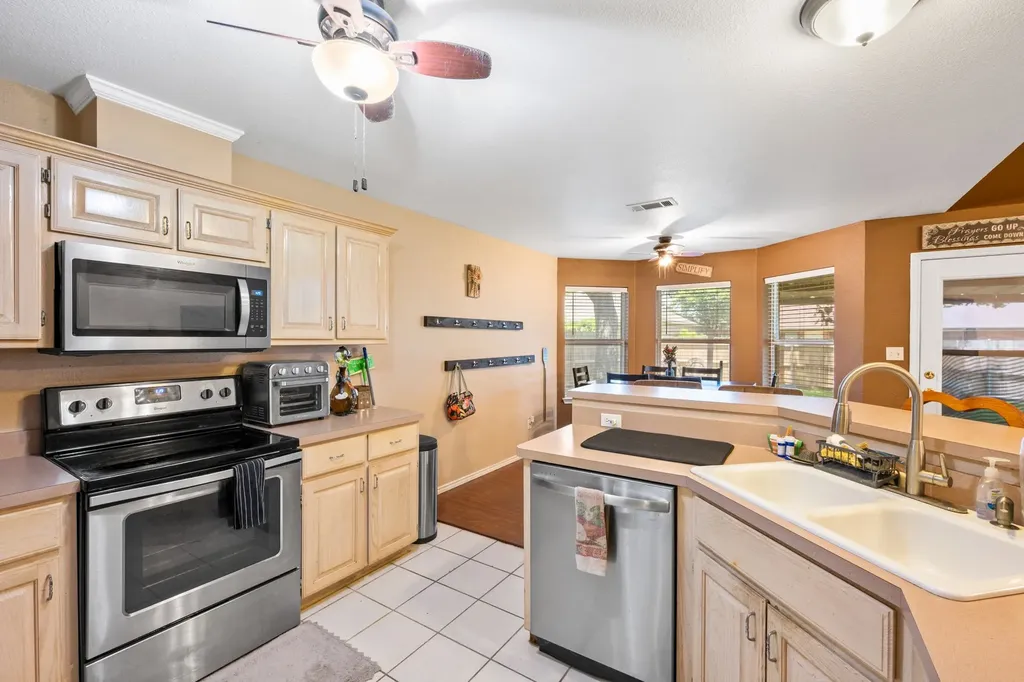 1510 Berry Patch Lane Granbury TX 76048