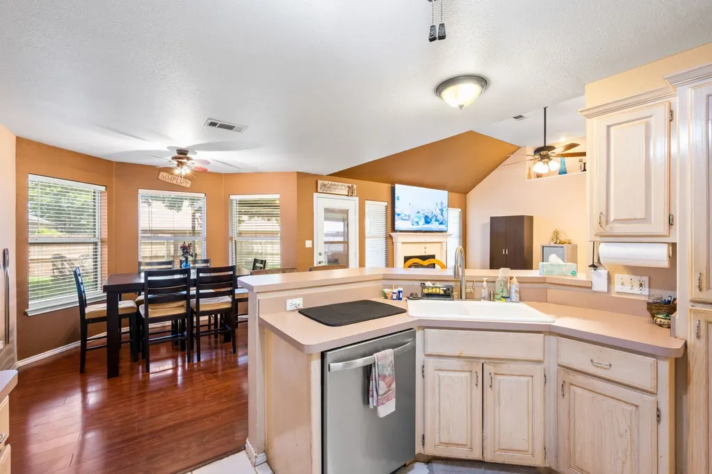 1510 Berry Patch Lane Granbury TX 76048