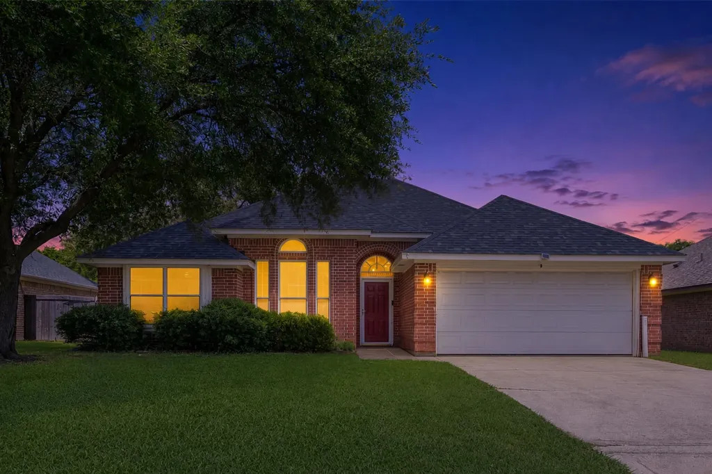 1510 Berry Patch Lane Granbury TX 76048