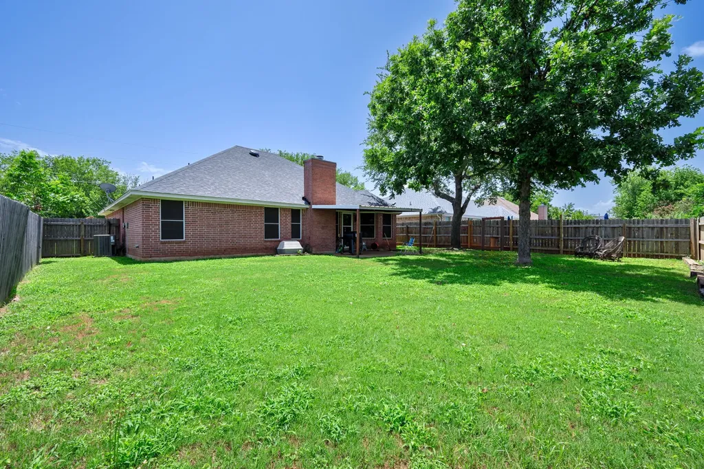 1510 Berry Patch Lane Granbury TX 76048