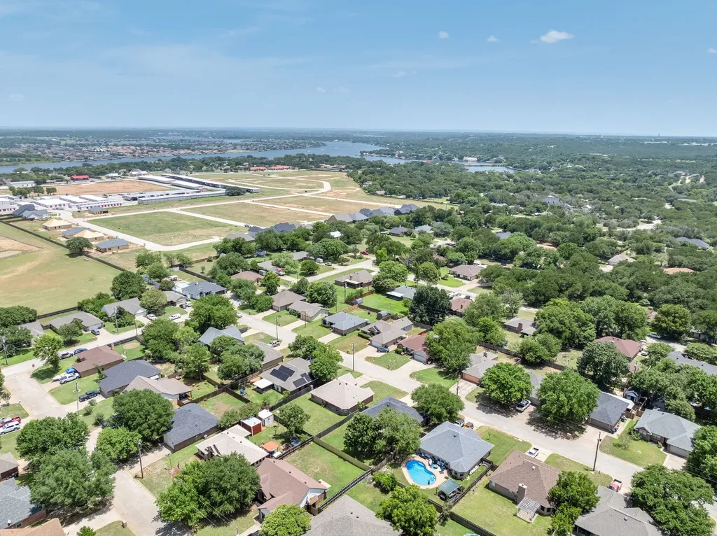 1510 Berry Patch Lane Granbury TX 76048