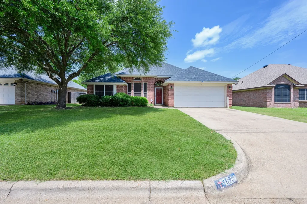 1510 Berry Patch Lane Granbury TX 76048