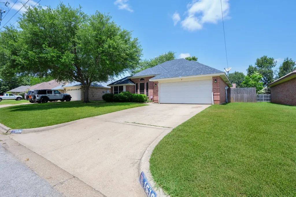 1510 Berry Patch Lane Granbury TX 76048